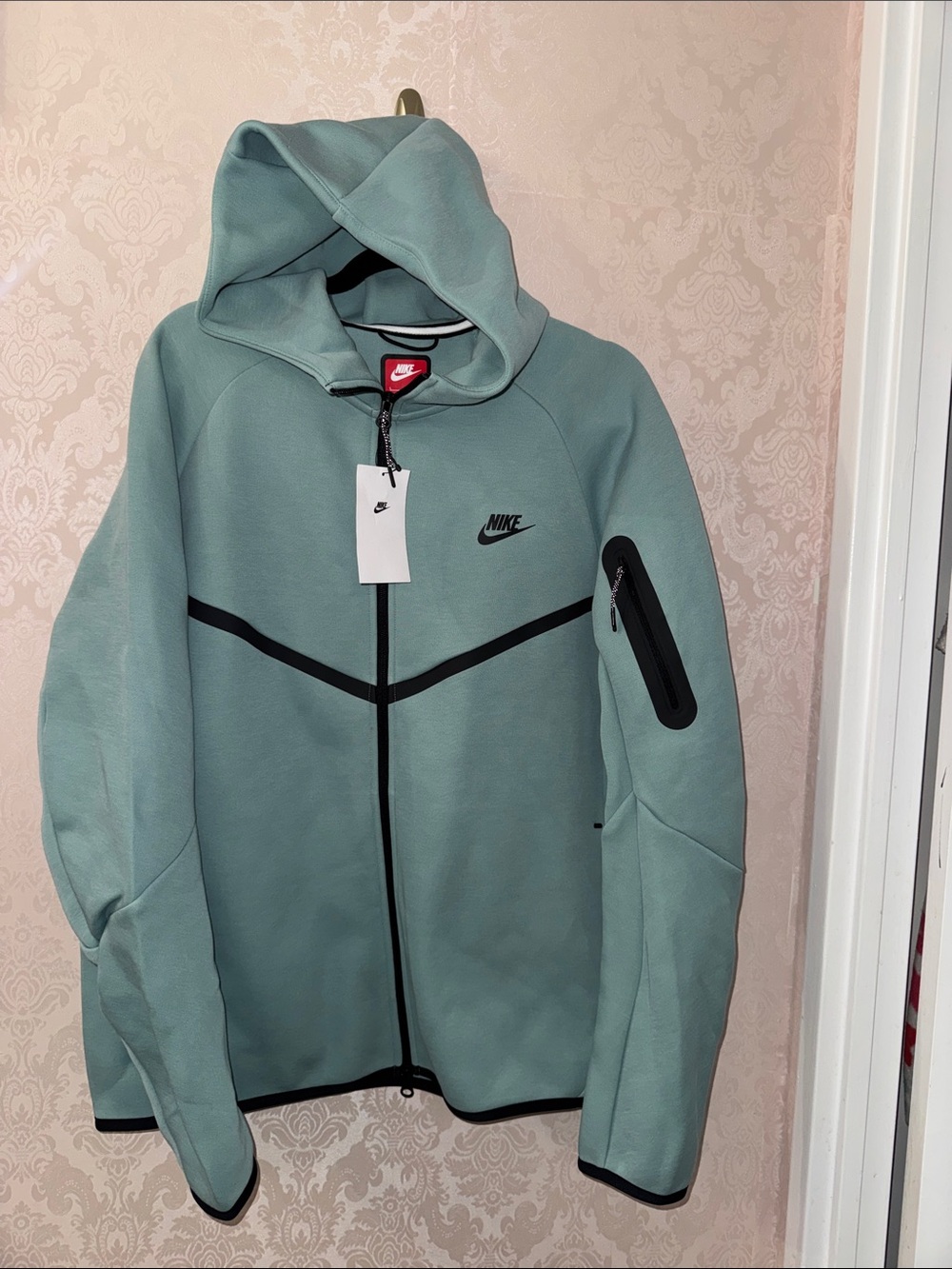 Nike Men’s Seafoam Hooded Full-Zip Performance Jacket